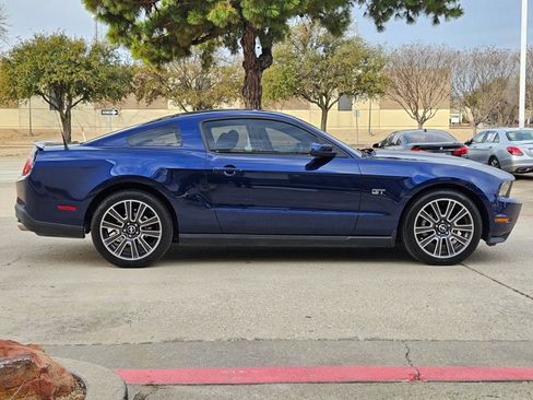 Used 2010 Ford Mustang GT Premium image 4