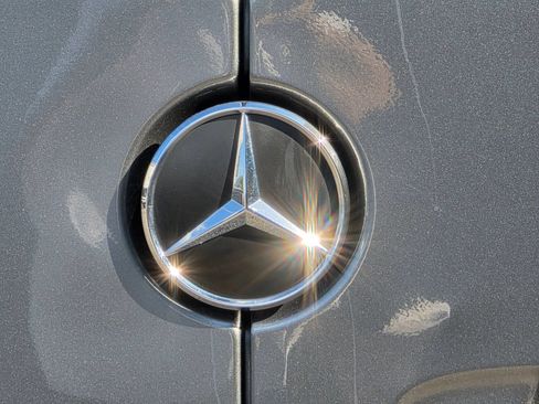 Used 2019 Mercedes-Benz Sprinter 2500 image 32