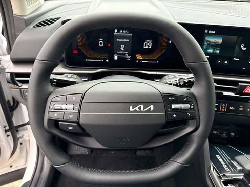 New 2026 Kia Sportage EX w/ EX Panorama Roof Package FWD image 24