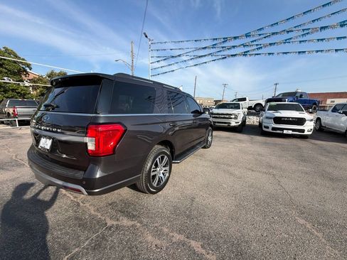 Used 2022 Ford Expedition XLT RWD image 5