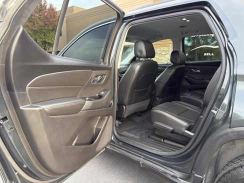 Used 2019 Chevrolet Traverse LT w/ LPO, Floor Liner Package image 79