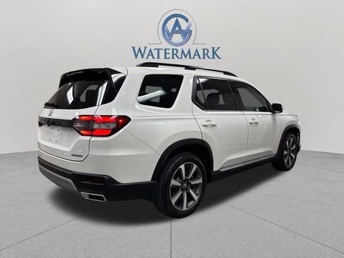 Used 2024 Honda Pilot Touring image 6