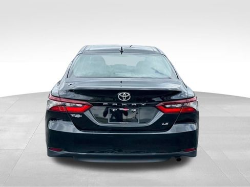 Used 2024 Toyota Camry LE FWD image 5