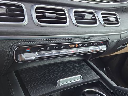 New 2025 Mercedes-Benz GLS 580 4MATIC image 15