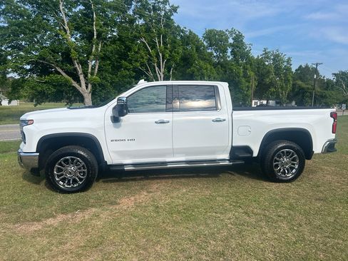 Used 2026 Chevrolet Silverado 2500 LTZ AWD/4WD image 9
