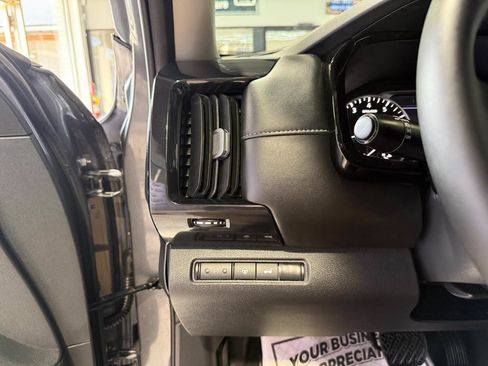 Used 2026 Nissan Pathfinder SV FWD image 22
