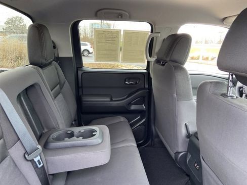 Used 2024 Nissan Frontier SV image 20
