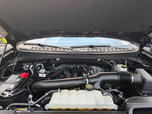 Certified 2025 Ford Expedition Active AWD/4WD image 24