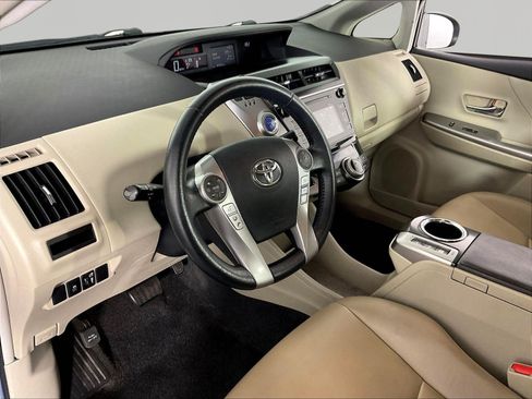 Used 2016 Toyota Prius V Four FWD image 16