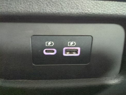 Used 2022 Nissan Pathfinder SV image 17