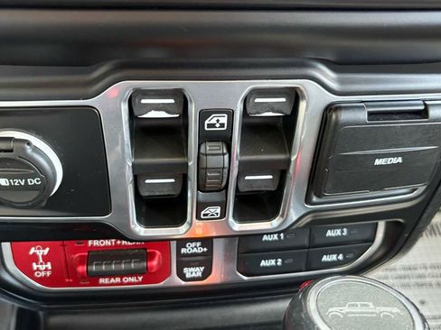 Used 2020 Jeep Gladiator Rubicon AWD/4WD image 26