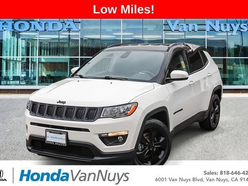 Used 2019 Jeep Compass Latitude FWD image 1