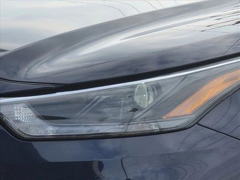 Used 2022 Toyota Highlander LE image 10
