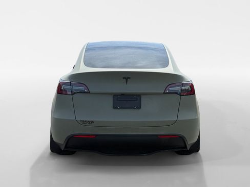 Used 2024 Tesla Model Y Long Range AWD/4WD image 4