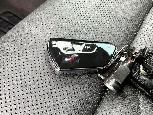 Used 2024 Volkswagen Atlas SE image 15