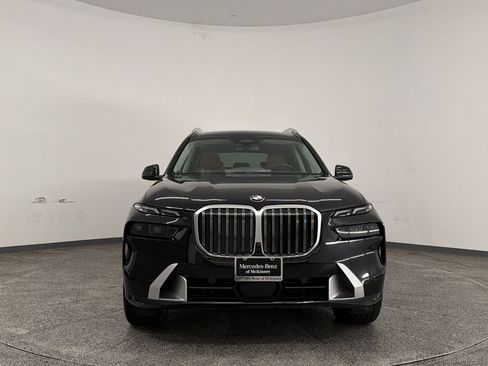 Used 2025 BMW X7 xDrive40i w/ Premium Package AWD/4WD image 5
