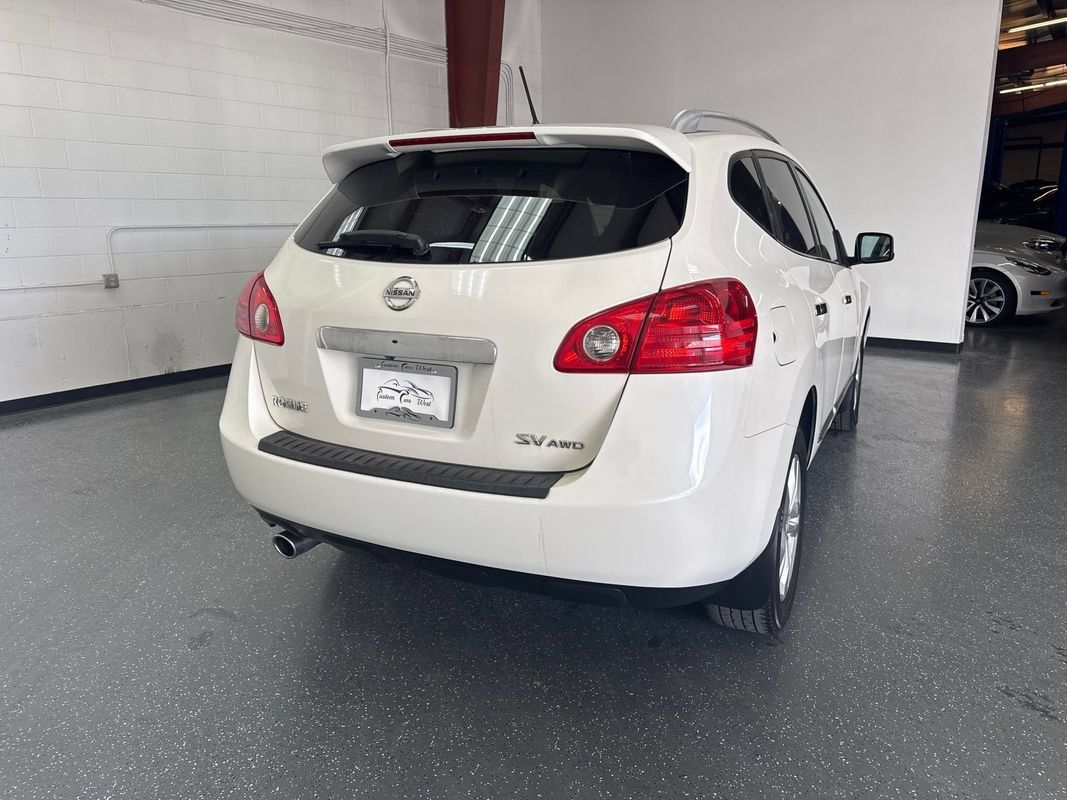 Used 2013 Nissan Rogue SV w/ Premium Pkg AWD/4WD image 4