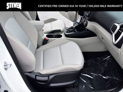 Certified 2025 Kia Soul LX w/ LX Technology Package image 12