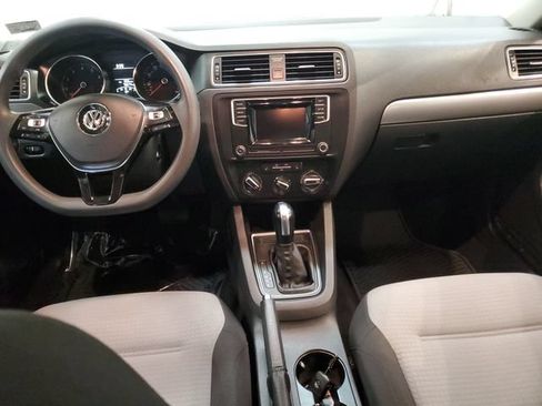 Used 2017 Volkswagen Jetta S w/ Jetta S Cold Weather Package FWD image 12