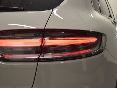 New 2026 Porsche Macan image 10