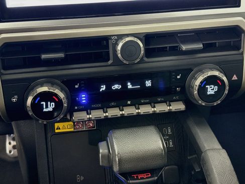 Used 2024 Toyota Tacoma TRD Sport w/ TRD Sport Premium Package AWD/4WD image 17