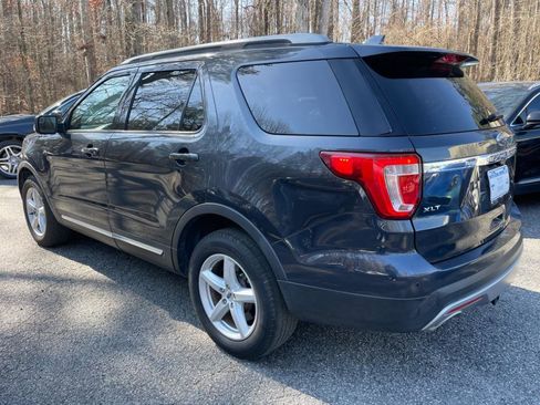 Used 2017 Ford Explorer XLT w/ Equipment Group 201A image 5