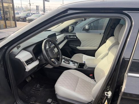 Used 2023 Mitsubishi Outlander SEL Black Edition image 13