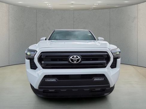 Used 2025 Toyota Tacoma SR5 RWD image 12
