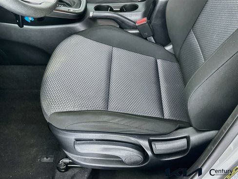 Certified 2022 Kia Soul LX FWD image 18