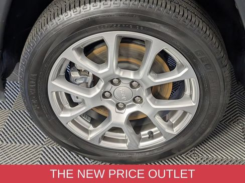 Certified 2023 Jeep Compass Latitude AWD/4WD image 8