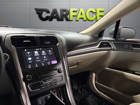 Used 2017 Ford Fusion SE w/ Fusion SE Technology Package FWD image 34