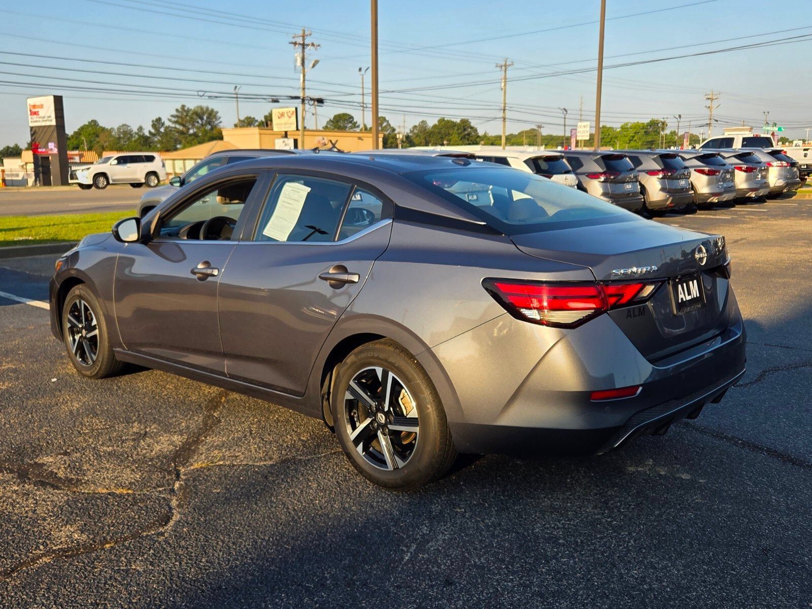 Used 2024 Nissan Sentra SV FWD image 9