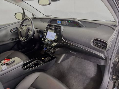 Used 2022 Toyota Prius AWD image 31