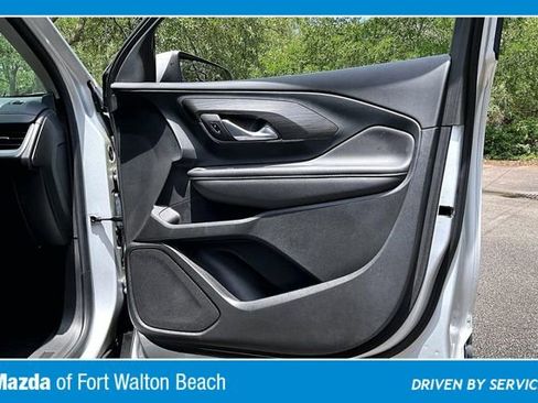 Used 2022 GMC Terrain SLE FWD image 28