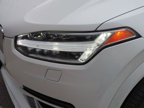 Used 2023 Volvo XC90 B6 Plus w/ Protection Package Premier image 10