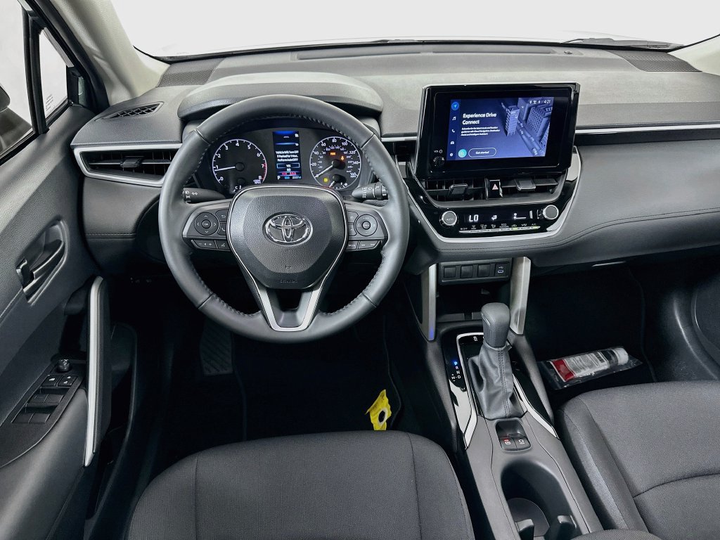 Certified 2025 Toyota Corolla Cross LE w/ Moonroof Package FWD image 22