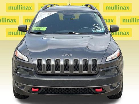 Used 2017 Jeep Cherokee Trailhawk w/ Comfort/Convenience Group AWD/4WD image 14