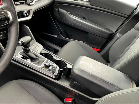 Used 2023 Kia Sportage LX image 16