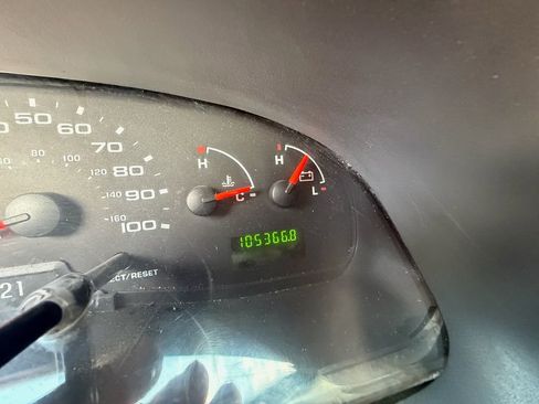 Used 2006 Ford E-350 and Econoline 350 Super Duty image 18