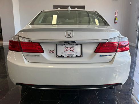 Used 2015 Honda Accord Hybrid Sedan image 5