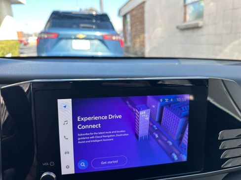 Used 2025 Toyota Camry LE image 18