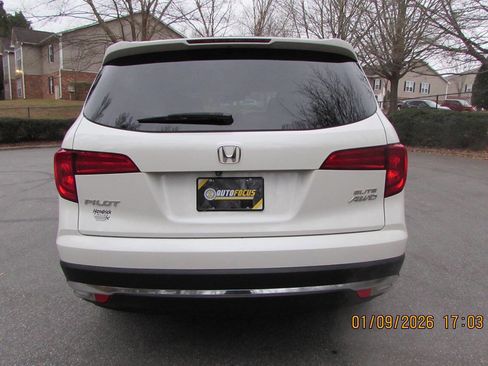 Used 2017 Honda Pilot Elite image 5
