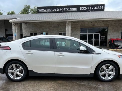 Used 2014 Chevrolet Volt FWD image 6