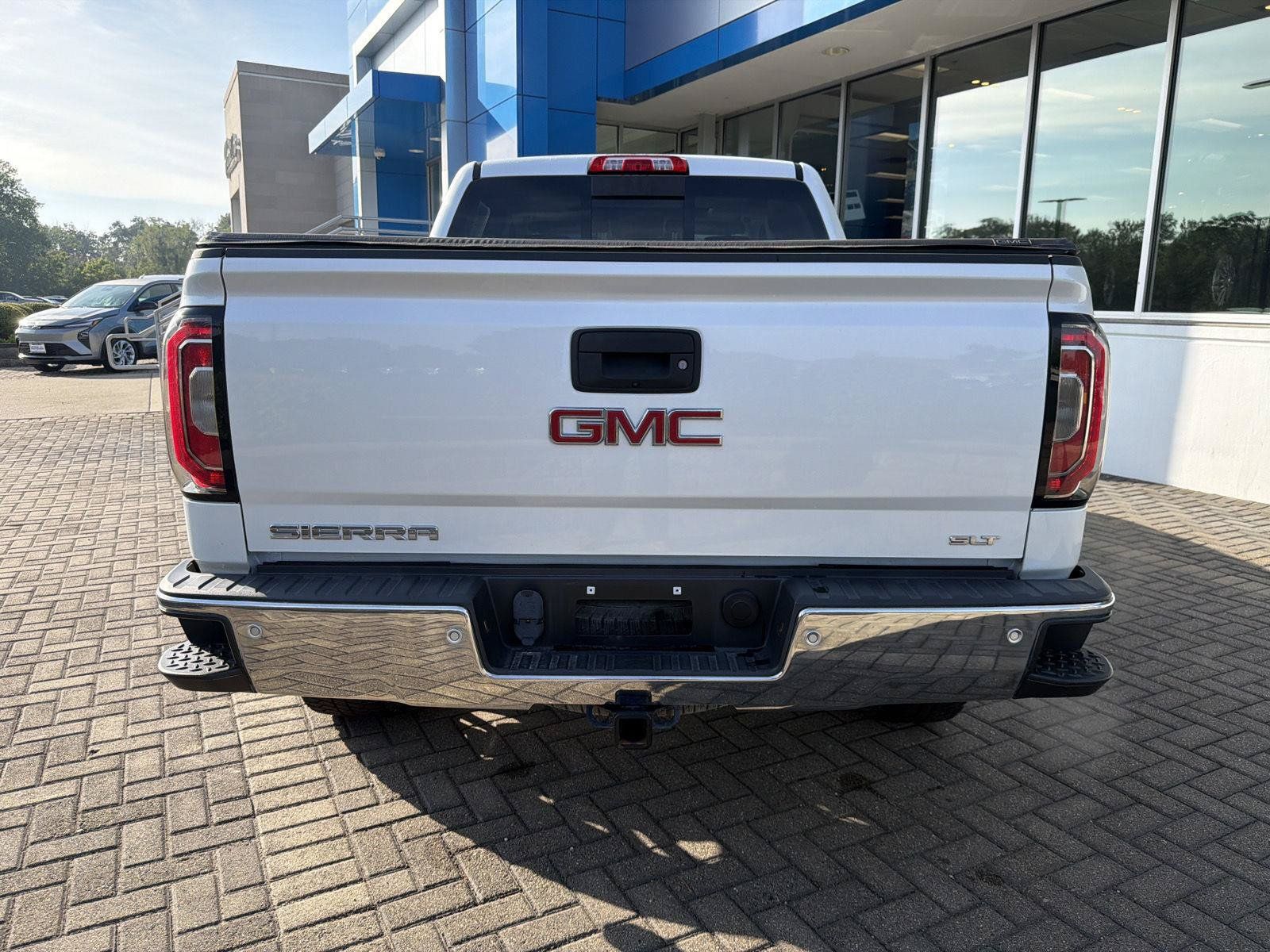 Used 2018 GMC Sierra 1500 SLT AWD/4WD image 4