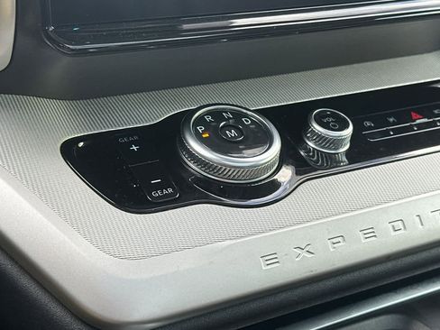 Certified 2025 Ford Expedition Active AWD/4WD image 23