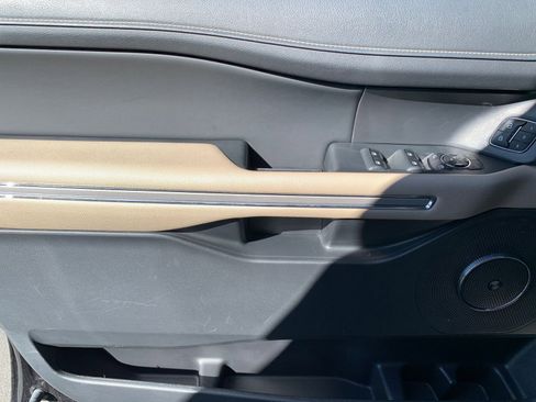 Used 2024 Ford Expedition Limited image 20