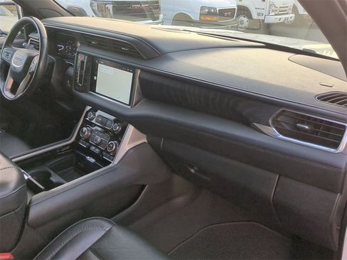 Certified 2022 GMC Yukon Denali image 33