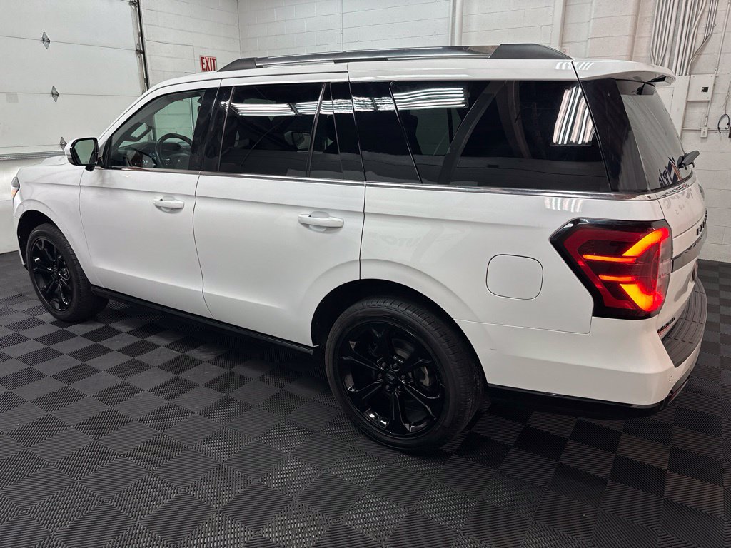 Used 2022 Ford Expedition Limited AWD/4WD image 6