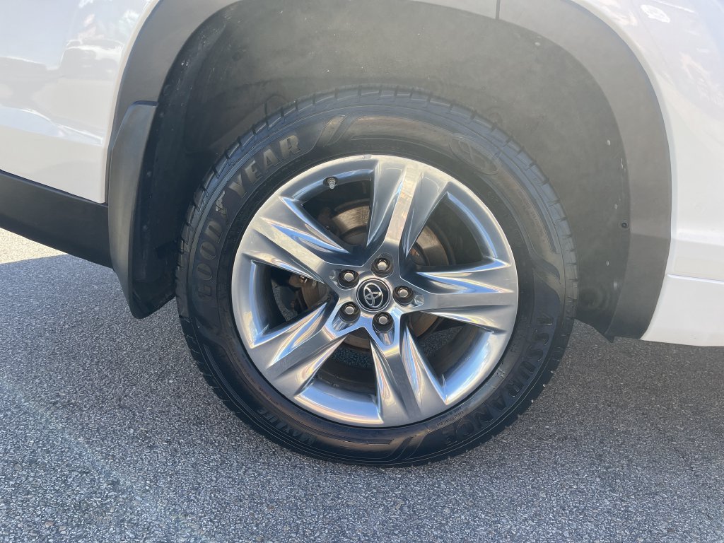 Used 2018 Toyota Highlander Limited AWD/4WD image 12