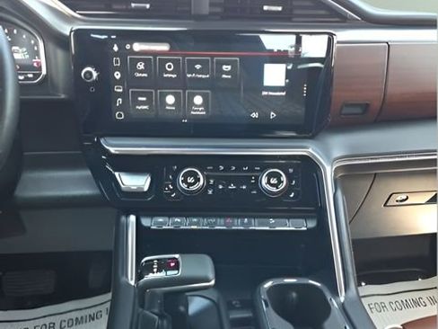 Used 2025 GMC Sierra 1500 Denali Ultimate AWD/4WD image 11